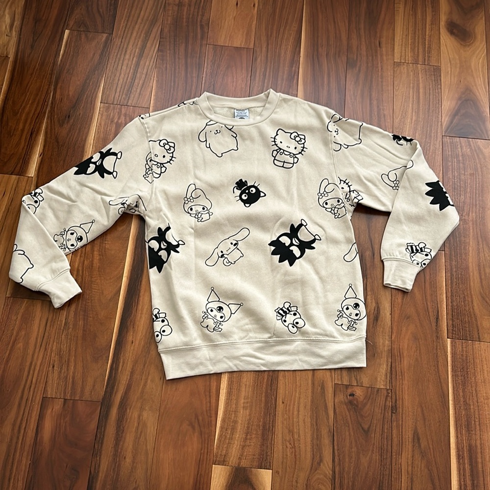 HELLO KITTY AND FRIENDS BIOWORLD TAN WITH BLACK GRAPHIC SIZE SMALL SWEATSHIRT